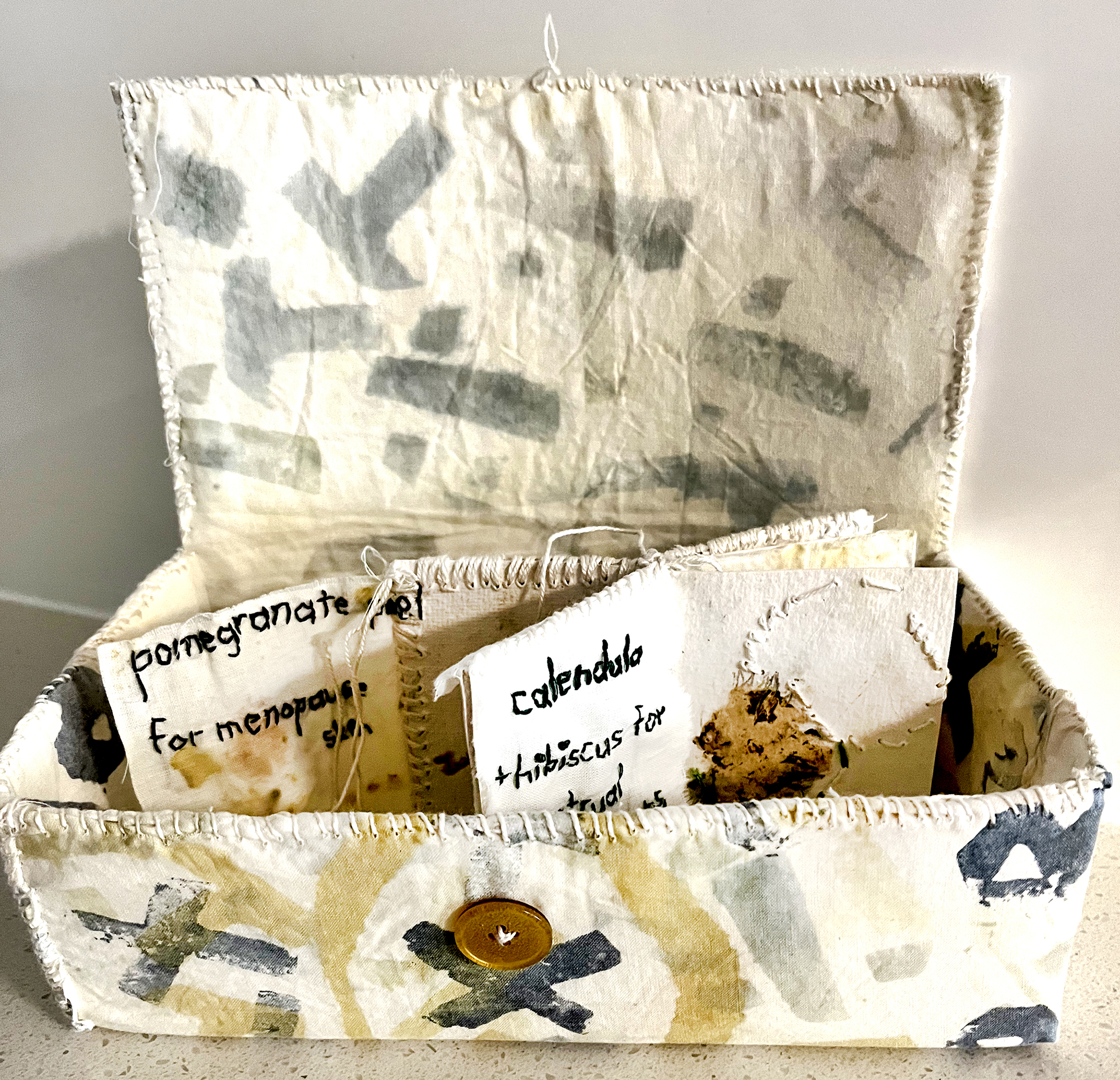 Hibiscus, Calendula, Pomegranate Peel